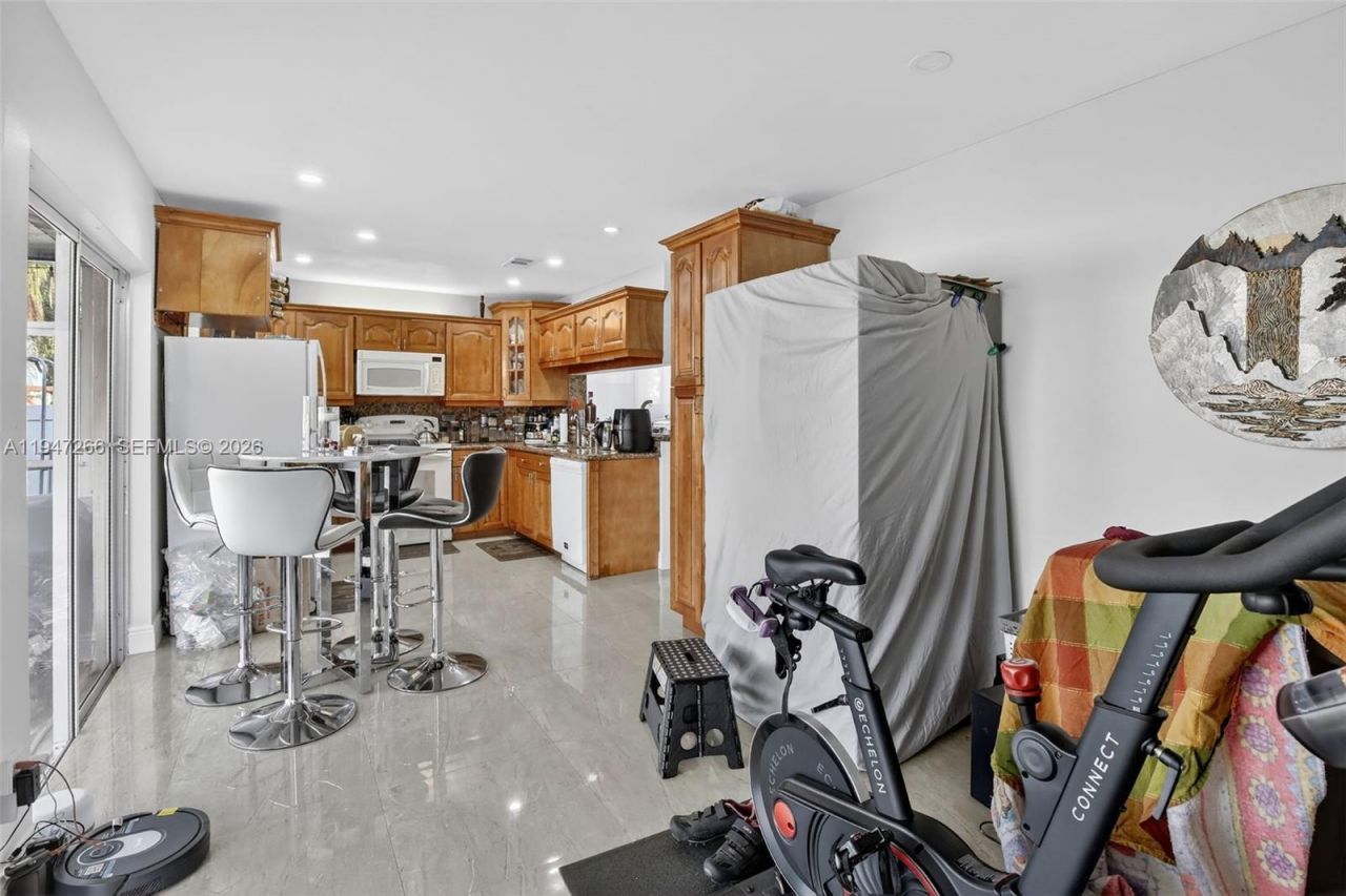 12017 NW 13th St, Pembroke Pines, FL 33026 Photo