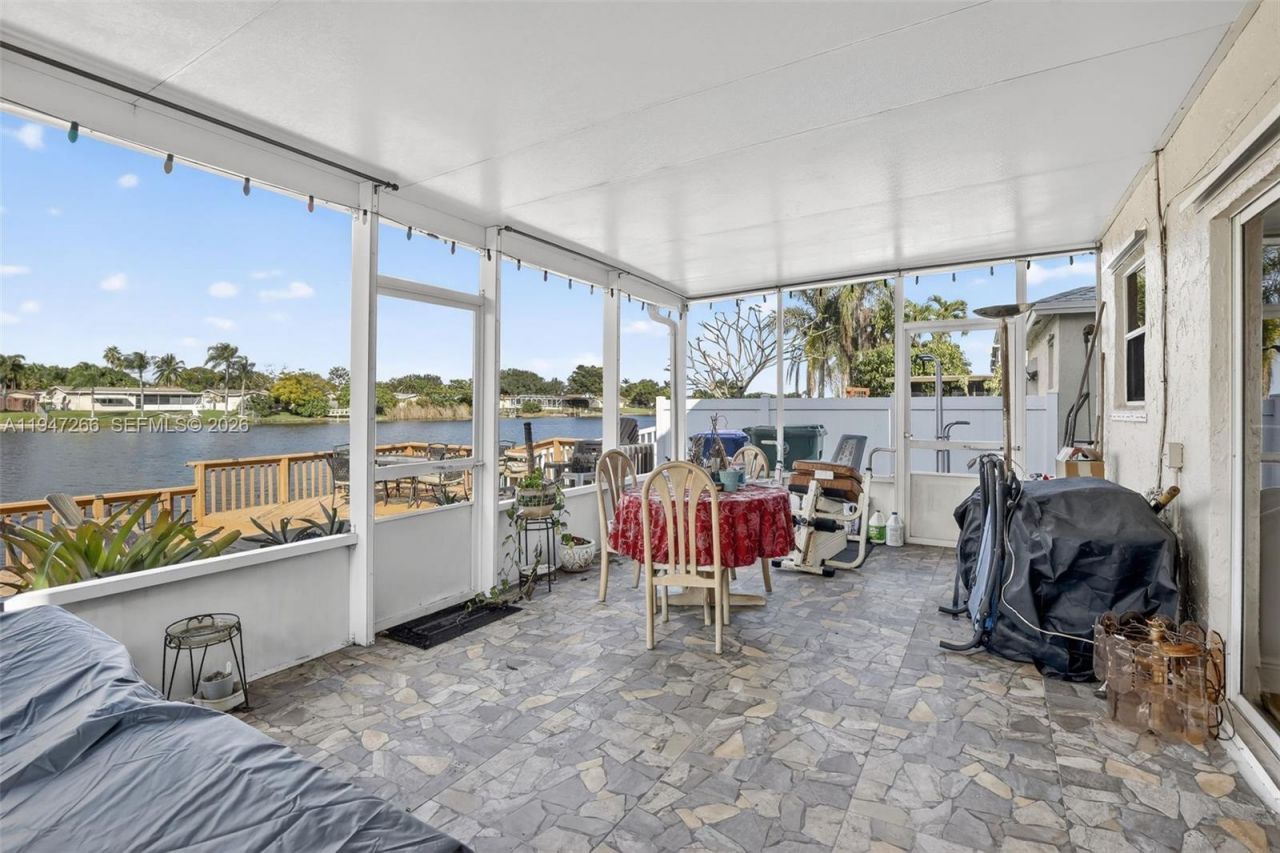 12017 NW 13th St, Pembroke Pines, FL 33026 Photo