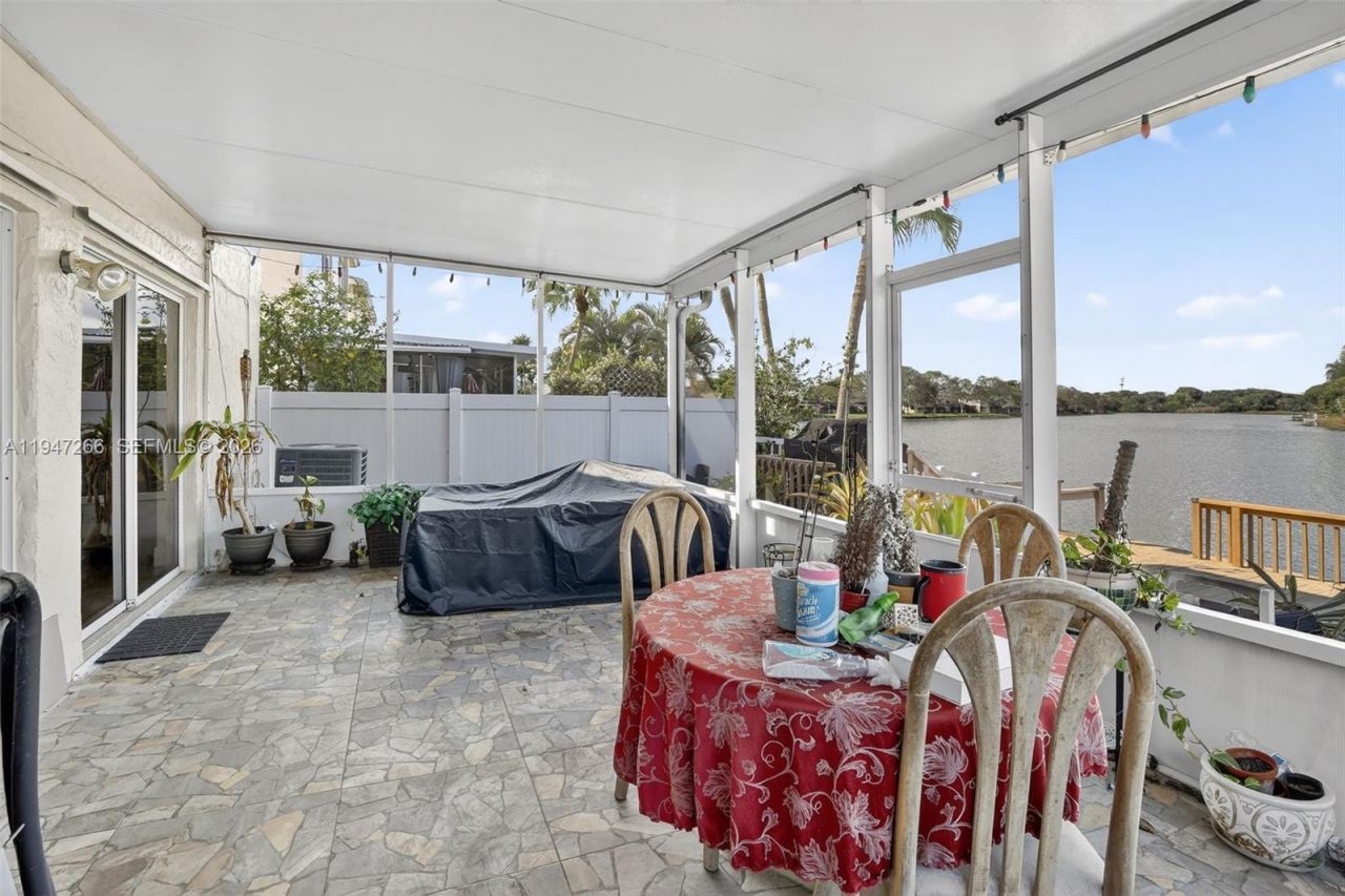 12017 NW 13th St, Pembroke Pines, FL 33026 Photo