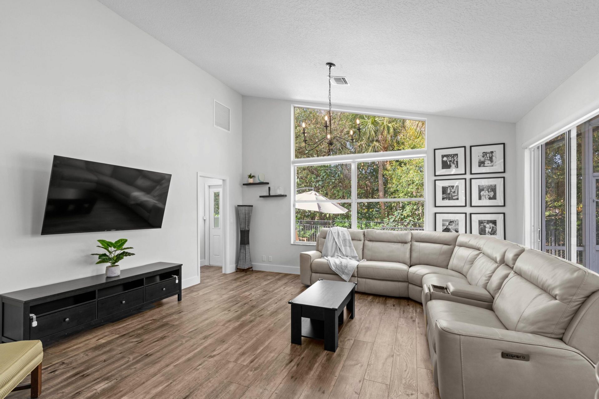 9061 Cypress Hollow Drive, Palm Beach Gardens, FL 33418 Photo