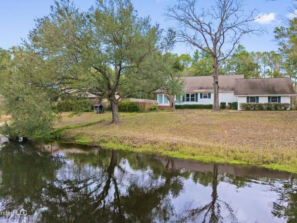 1921 Kingslea Drive, Gautier, MS 39553