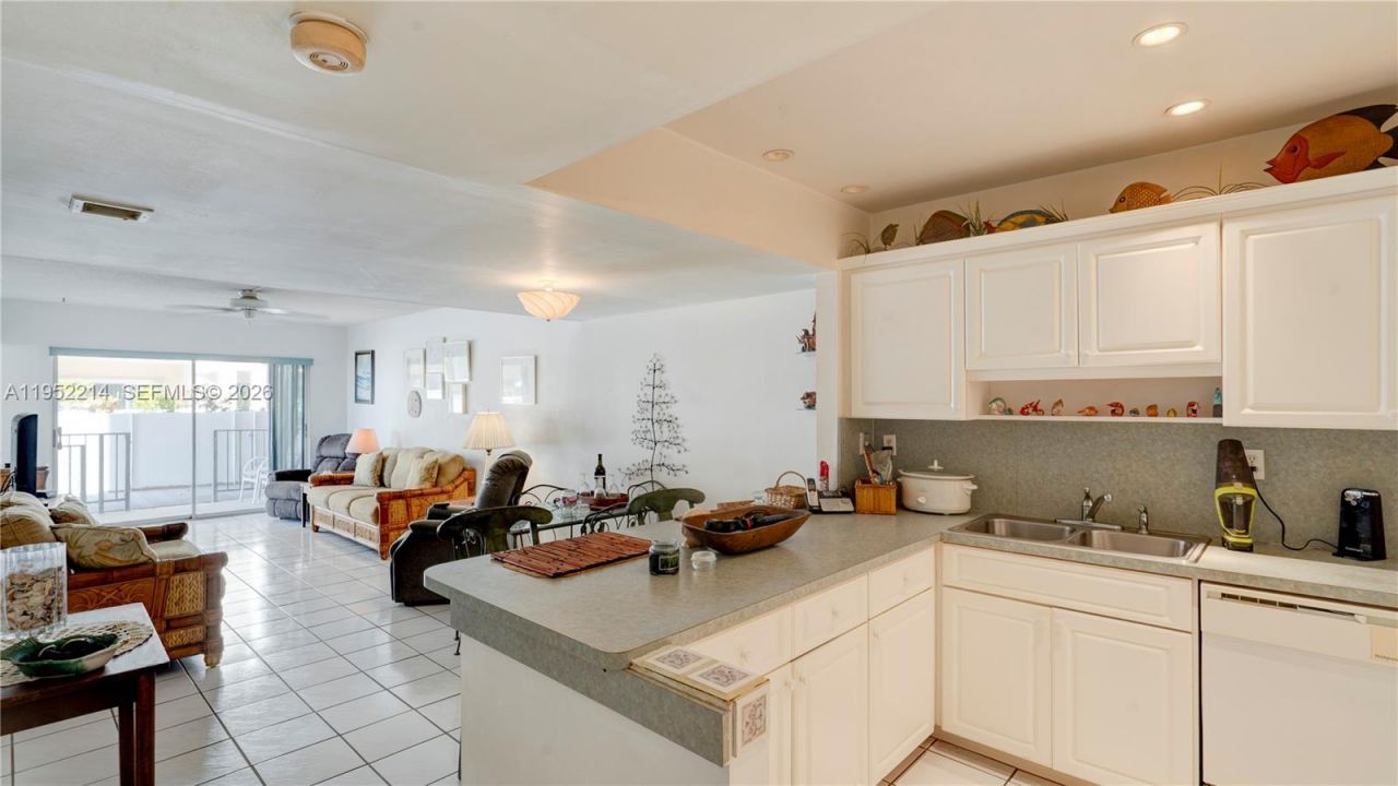 79901 Overseas Higway, Unit 204, Islamorada, FL 33036 Photo