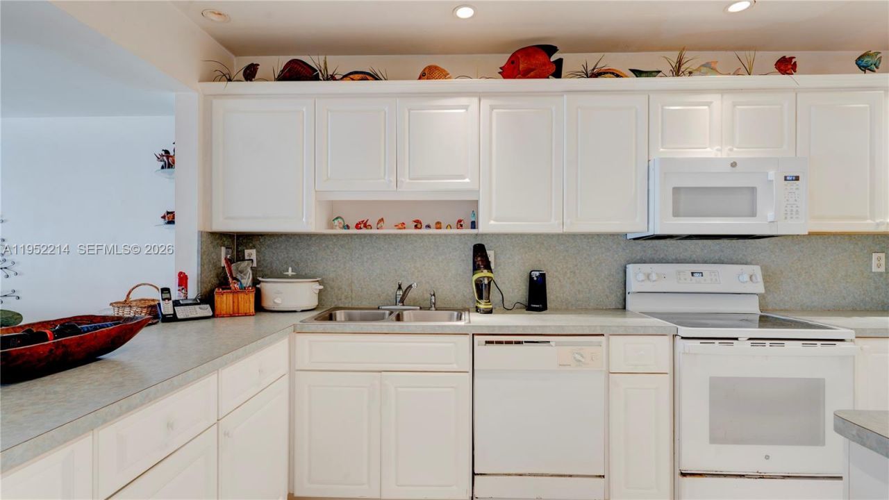 79901 Overseas Higway, Unit 204, Islamorada, FL 33036 Photo