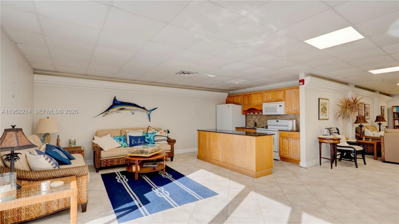 79901 Overseas Higway, Unit 204, Islamorada, FL 33036 Photo