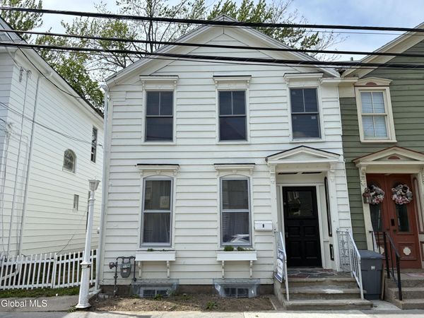 9 N College Street, Schenectady, NY 12305
