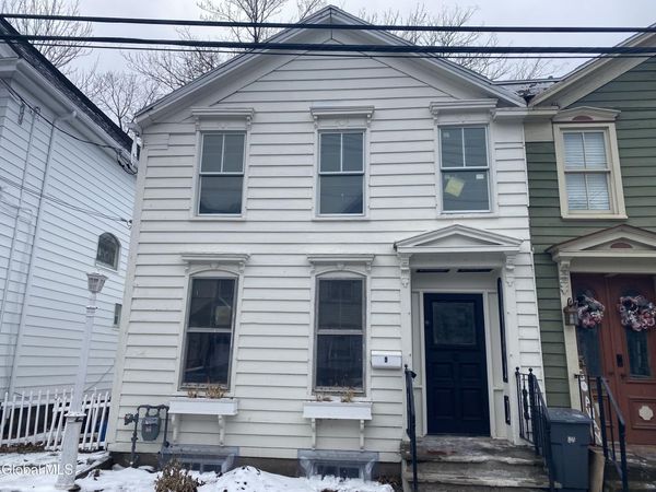 9 N College Street, Schenectady, NY 12305