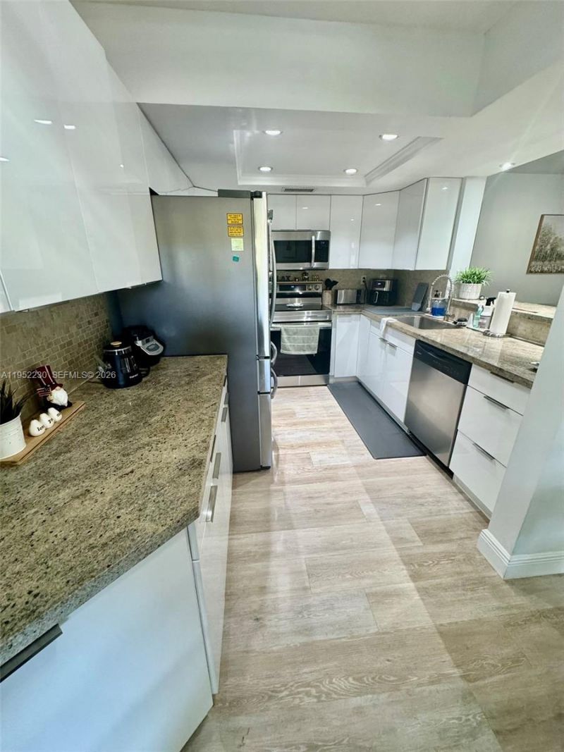 8810 SW 123rd Ct, Unit M202, Miami, FL 33186 Photo