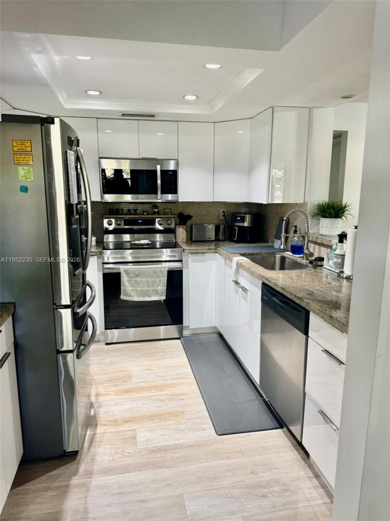 8810 SW 123rd Ct, Unit M202, Miami, FL 33186 Photo