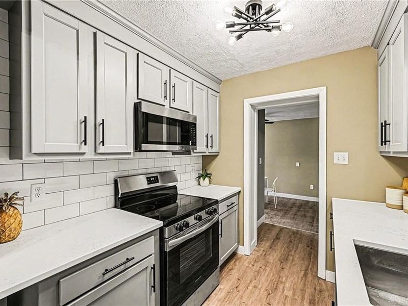 1947 Forestdale Avenue, Beavercreek, OH 45432 Photo 10