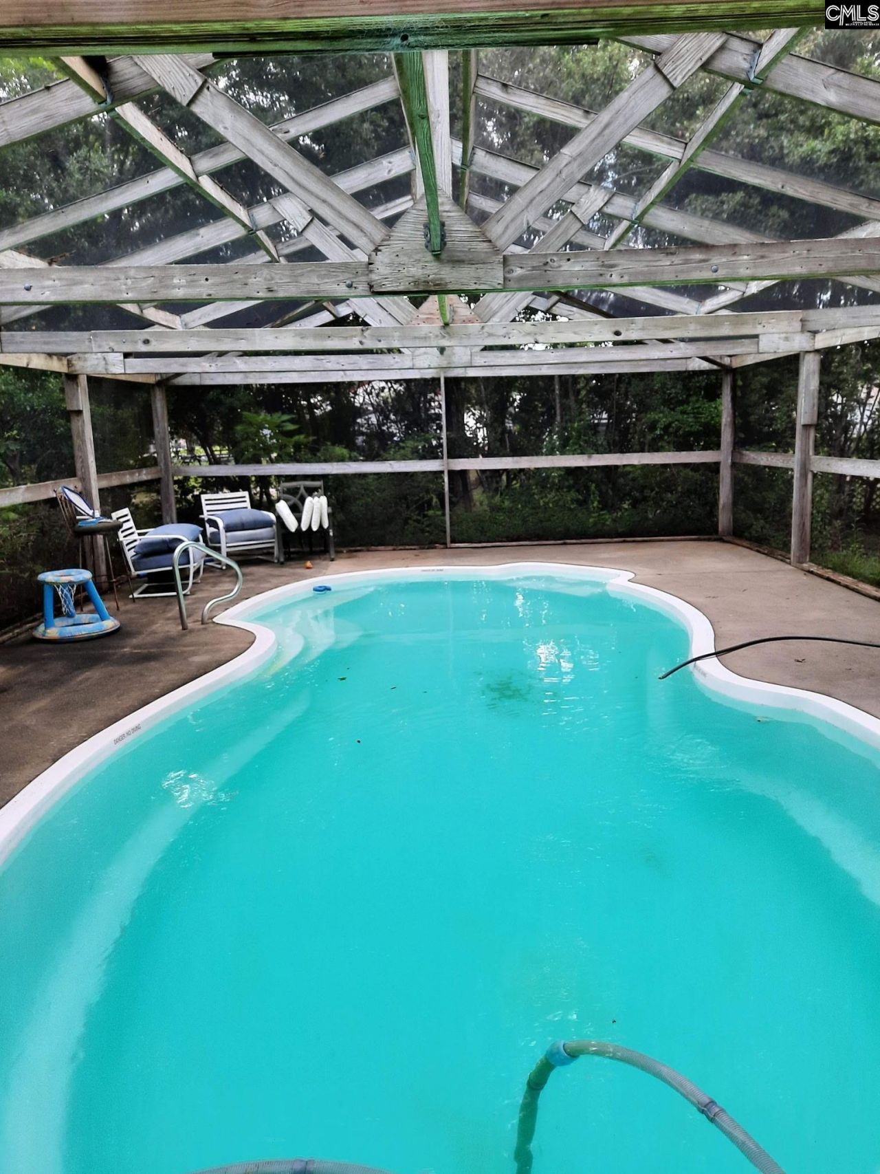 323 Knott Drive Photo 5