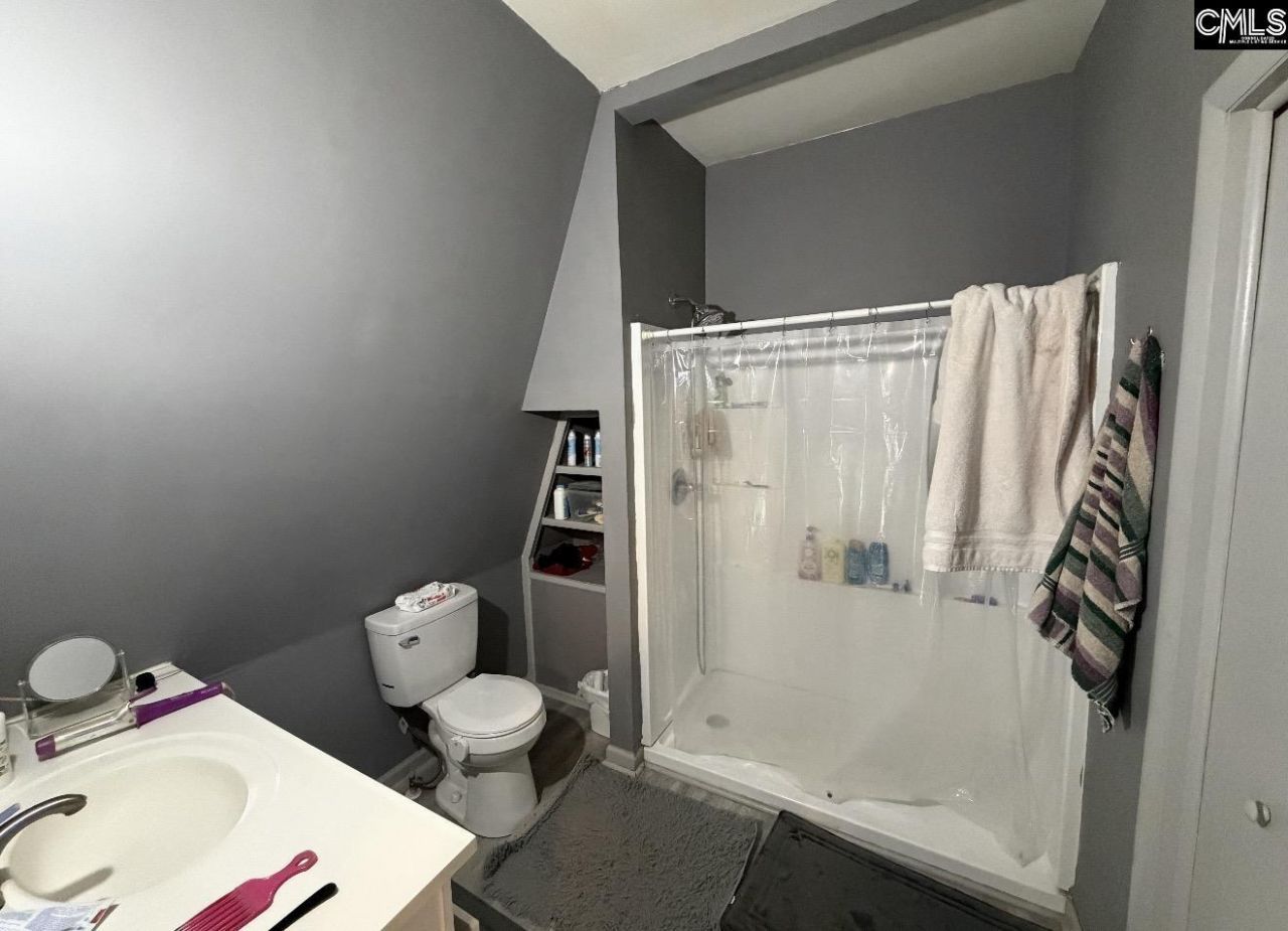 323 Knott Drive Photo 9