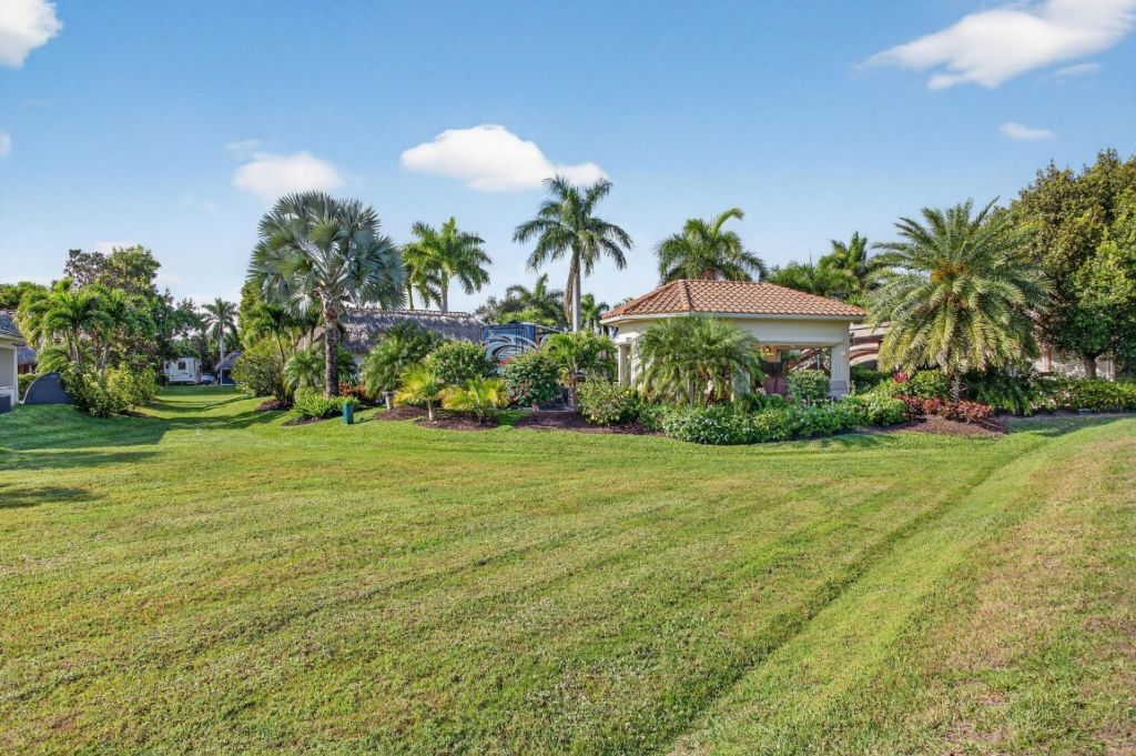 391 Sundial Circle, Unit 391, Pompano Beach, FL 33068 Photo