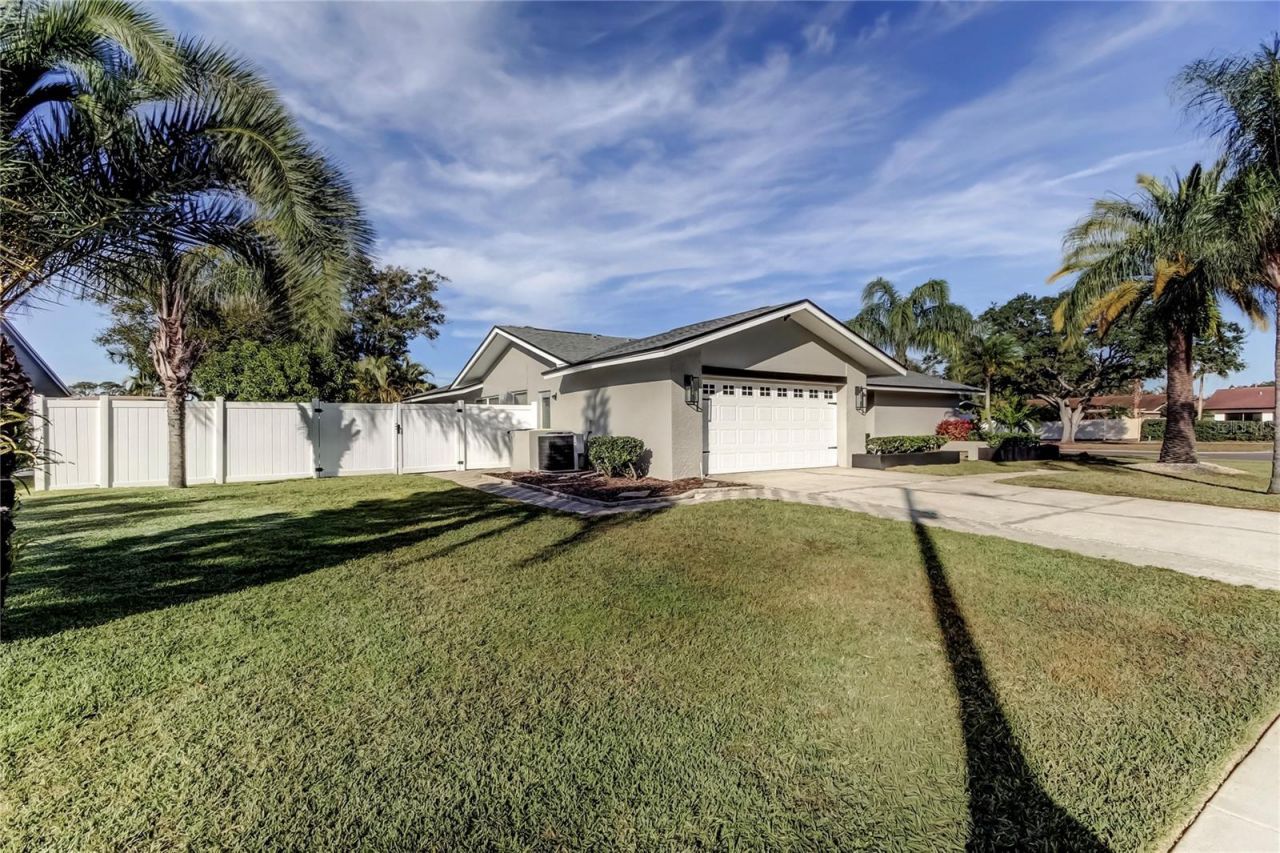 2686 Clubhouse Drive S, Clearwater, FL 33761 Photo