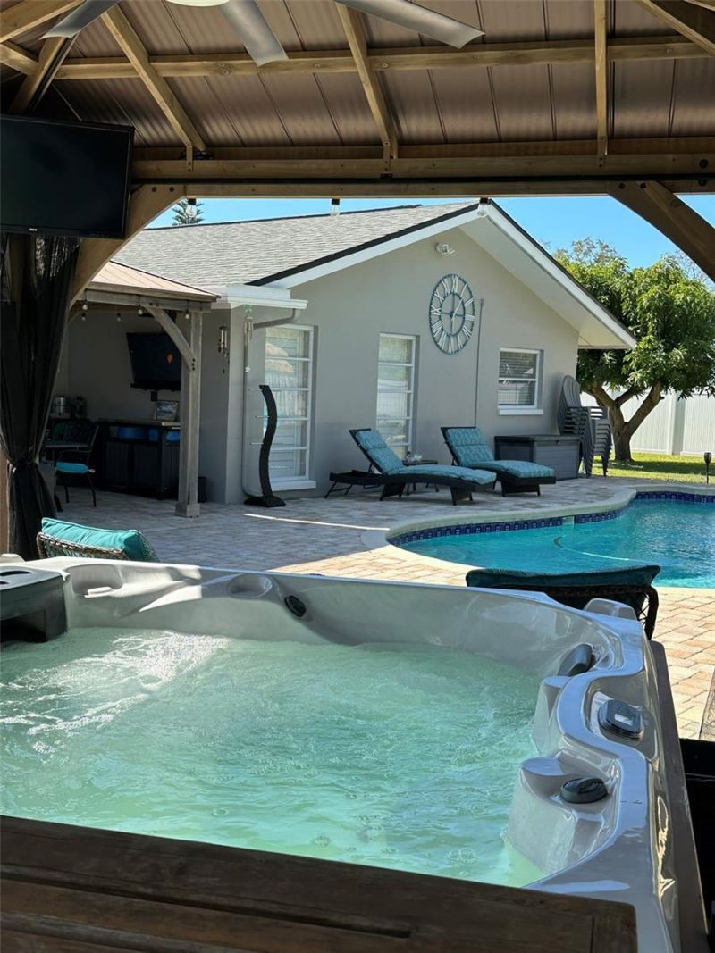 2686 Clubhouse Drive S, Clearwater, FL 33761 Photo