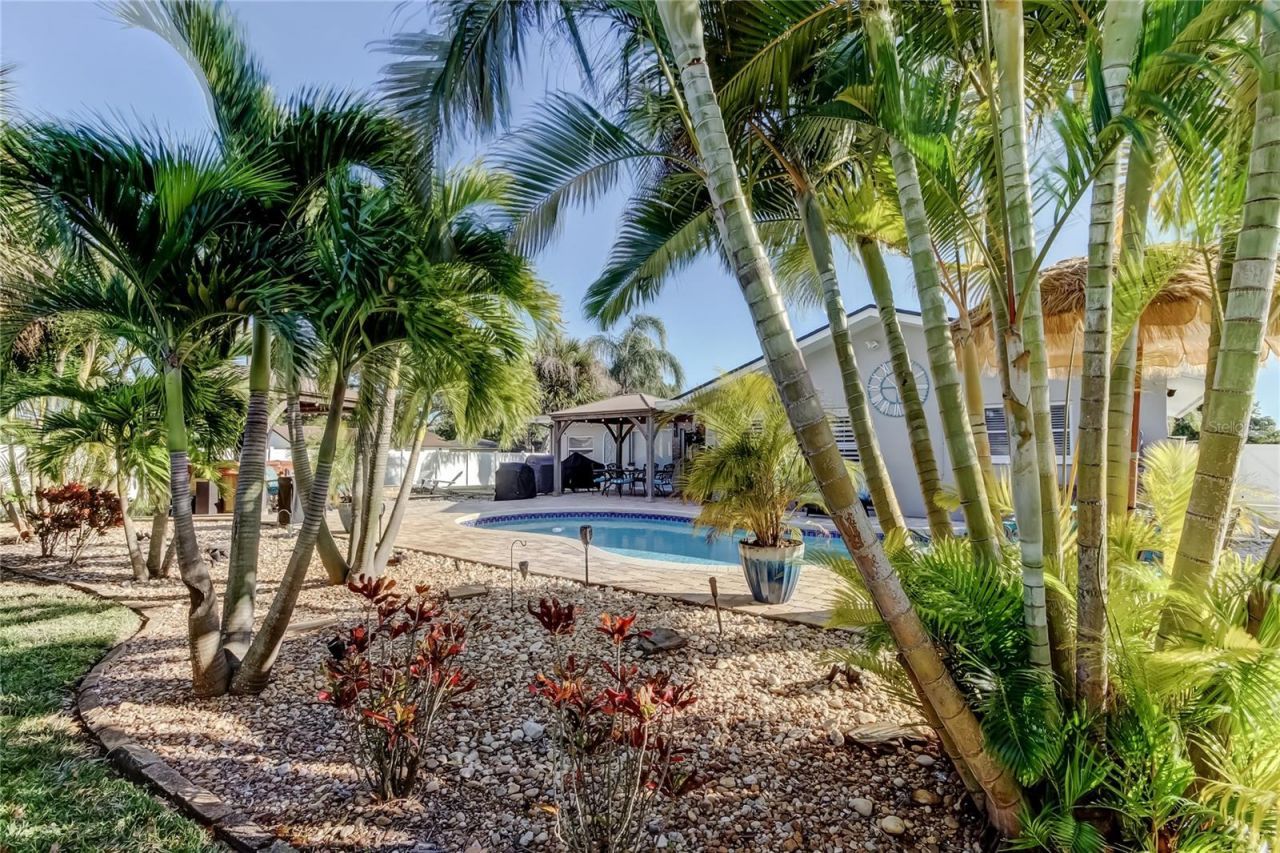 2686 Clubhouse Drive S, Clearwater, FL 33761 Photo