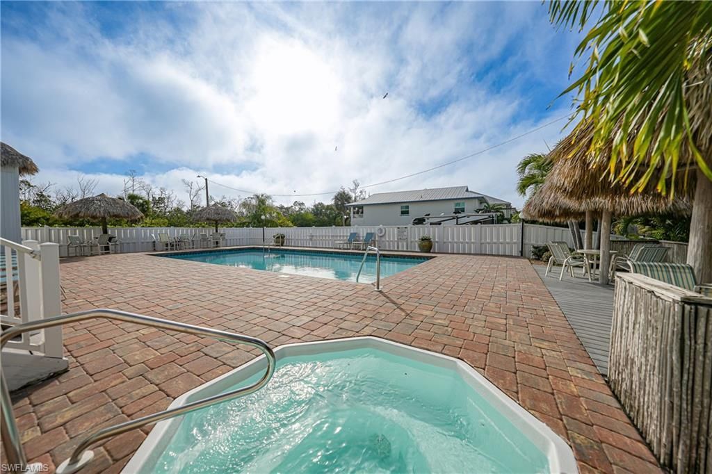 345 Mango St, Unit 604, Fort Myers Beach, FL 33931 Photo