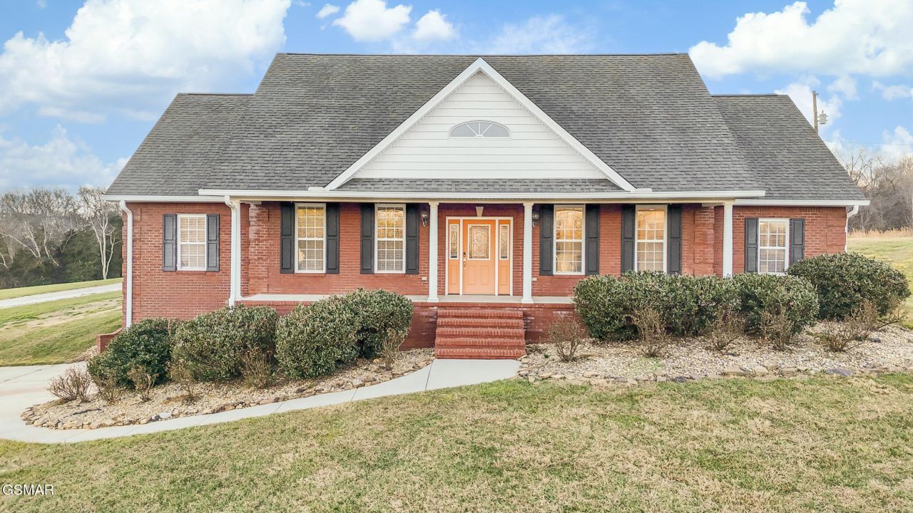 3017 Hardy Road White Pine, TN 37890