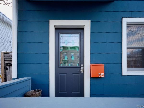 315 State, Hudson, NY 12534