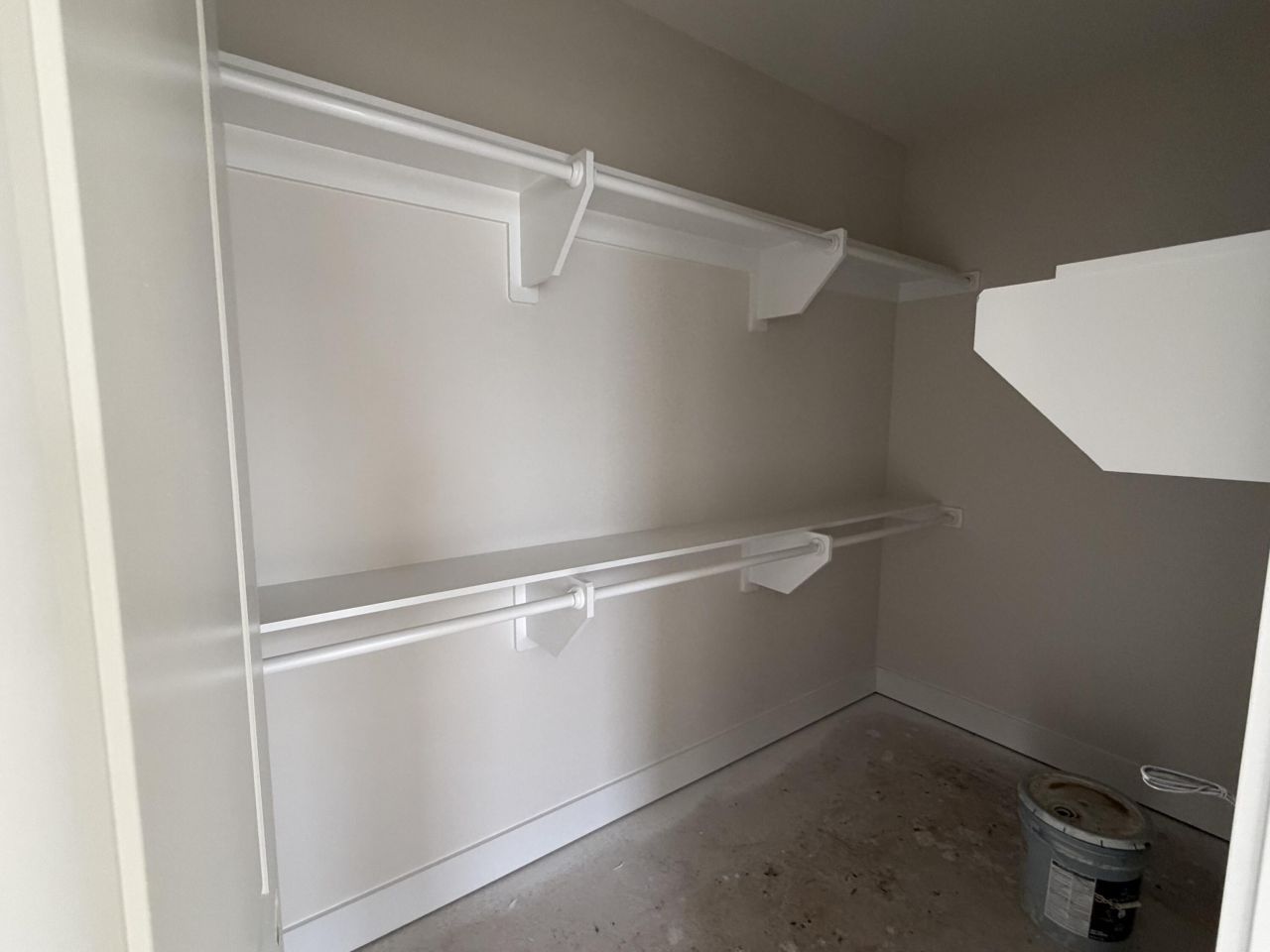 709 Rumbling Leaf Lane Photo 15