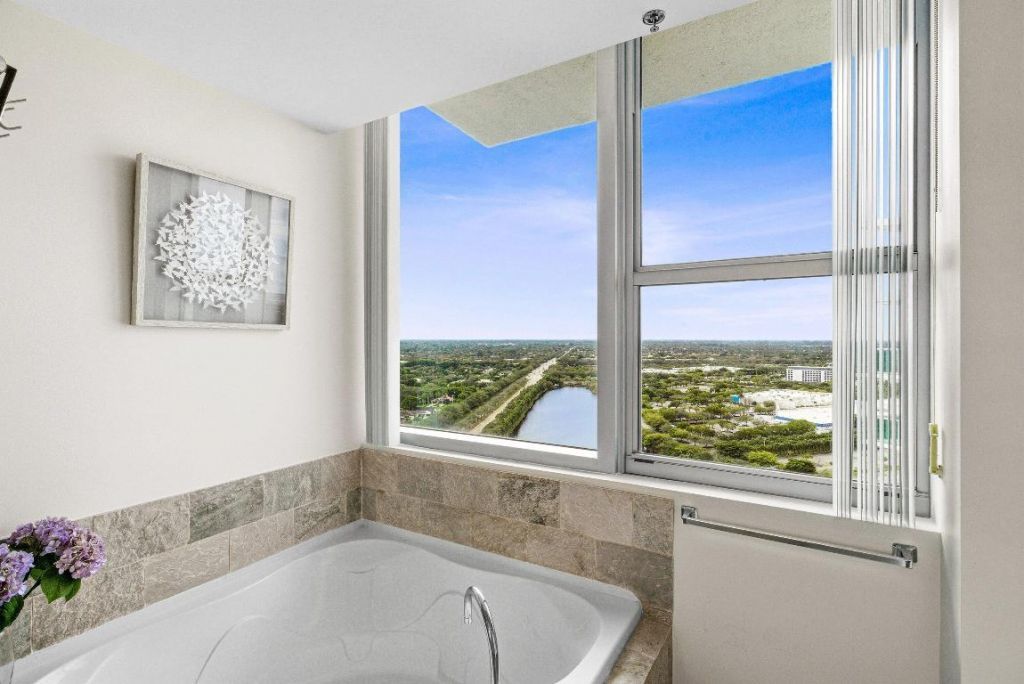 2641 N Flamingo Road, Unit 2701n, Sunrise, FL 33323 Photo