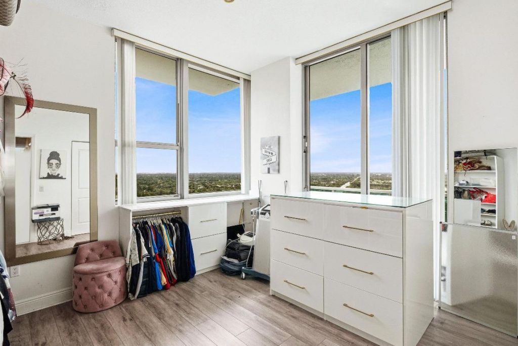 2641 N Flamingo Road, Unit 2701n, Sunrise, FL 33323 Photo