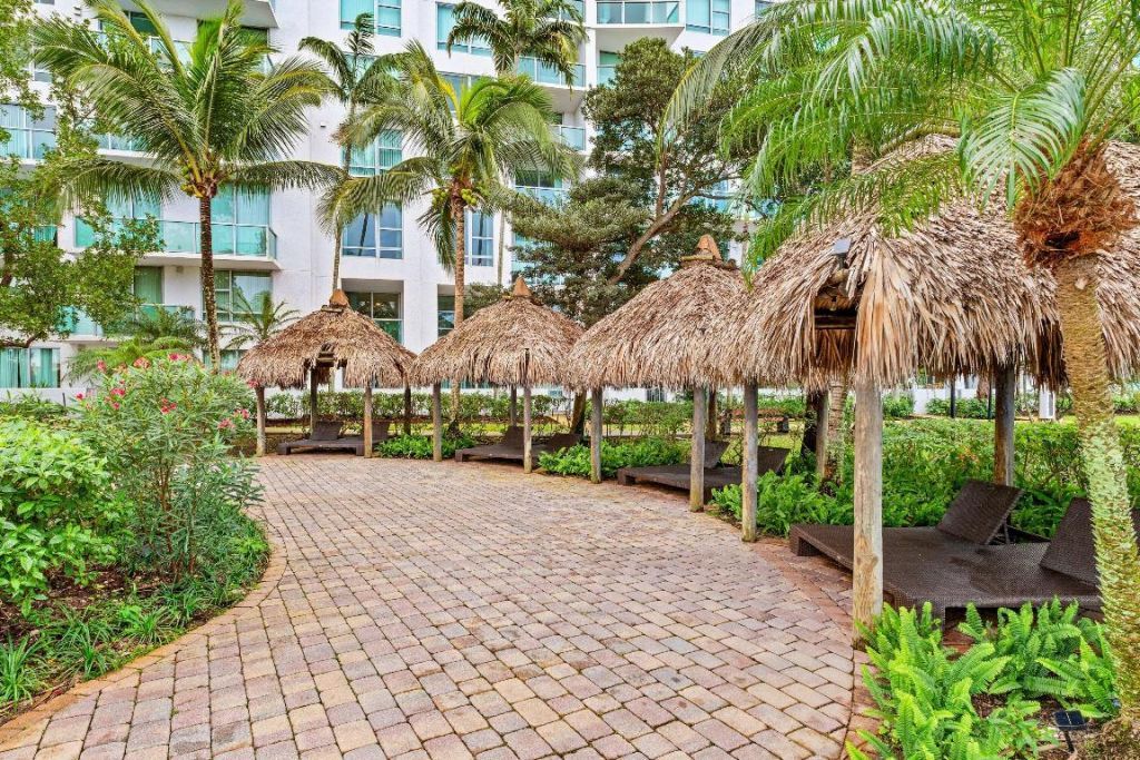 2641 N Flamingo Road, Unit 2701n, Sunrise, FL 33323 Photo