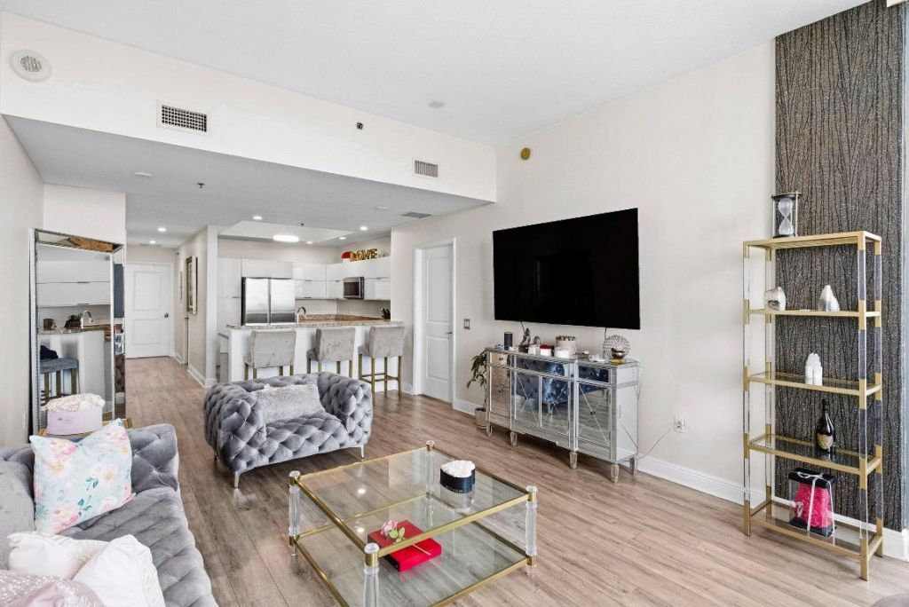 2641 N Flamingo Road, Unit 2701n, Sunrise, FL 33323 Photo