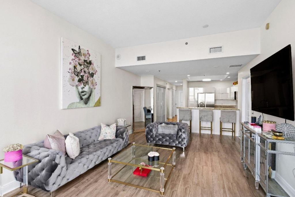 2641 N Flamingo Road, Unit 2701n, Sunrise, FL 33323 Photo