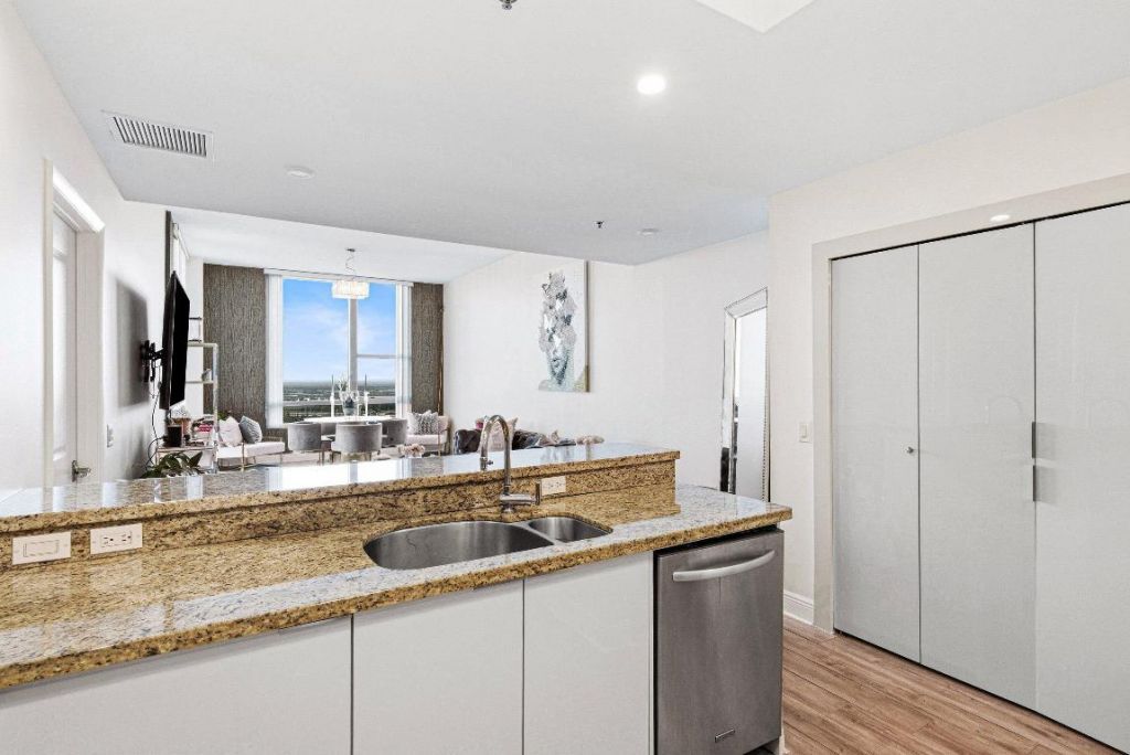 2641 N Flamingo Road, Unit 2701n, Sunrise, FL 33323 Photo