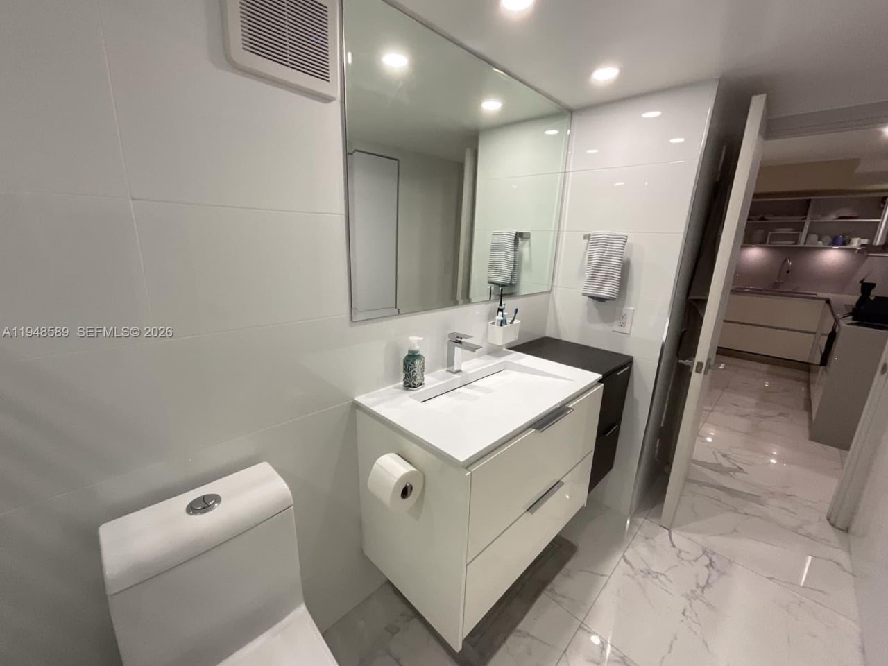 1301 NE Miami Gardens Dr, Unit 501W, Miami, FL 33179 Photo