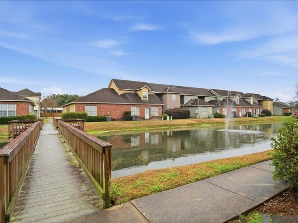 8429 Florida Blvd, Unit #2J, Denham Springs, LA 70726