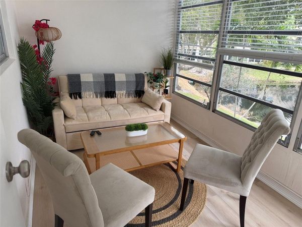 3430 NW 52nd Ave, Unit 206, Lauderdale Lakes, FL 33319