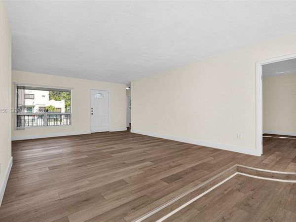 130 NW 48th St, Miami, FL 33127