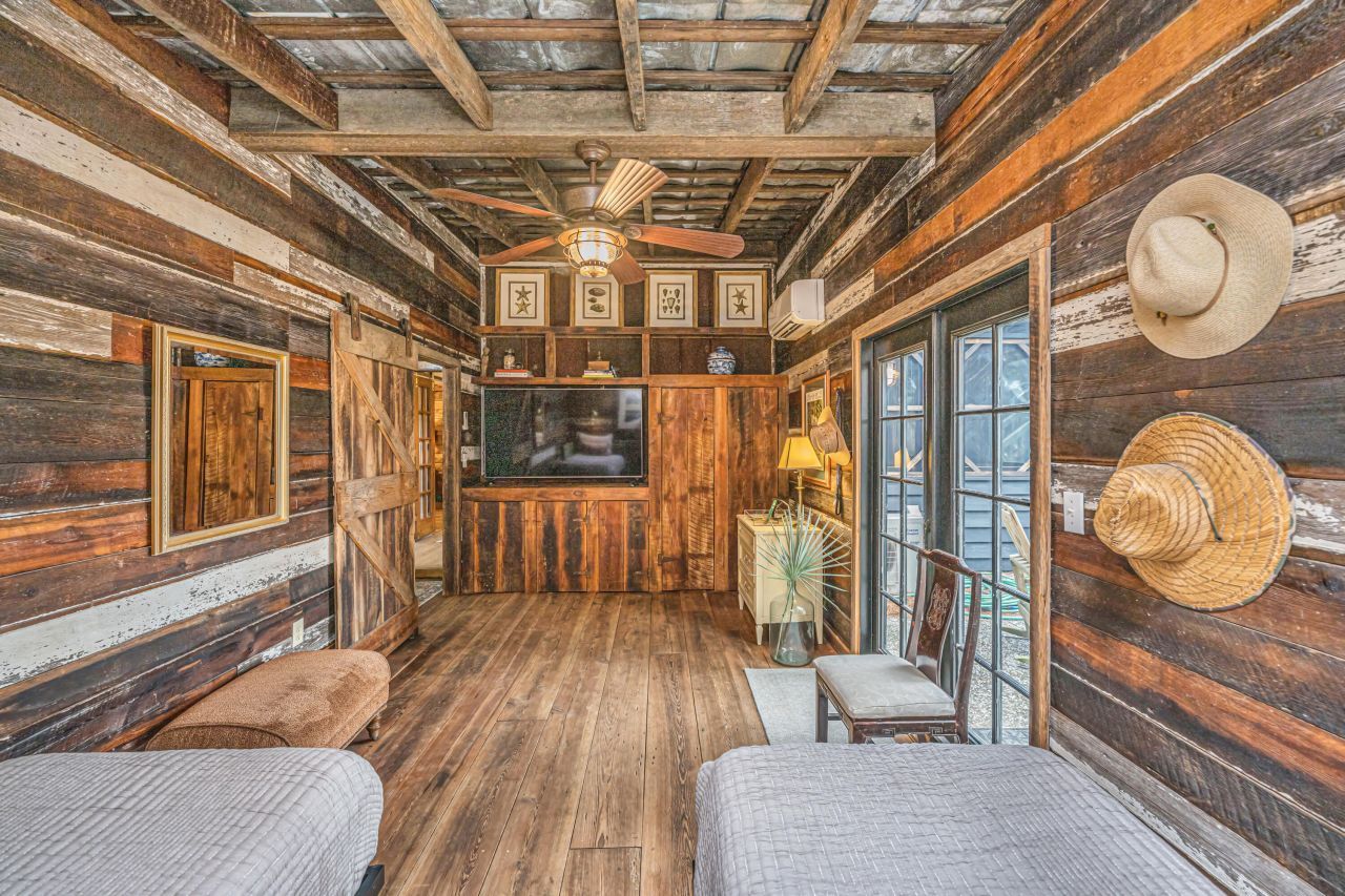 8452 Chisolm Plantation Road Photo 12