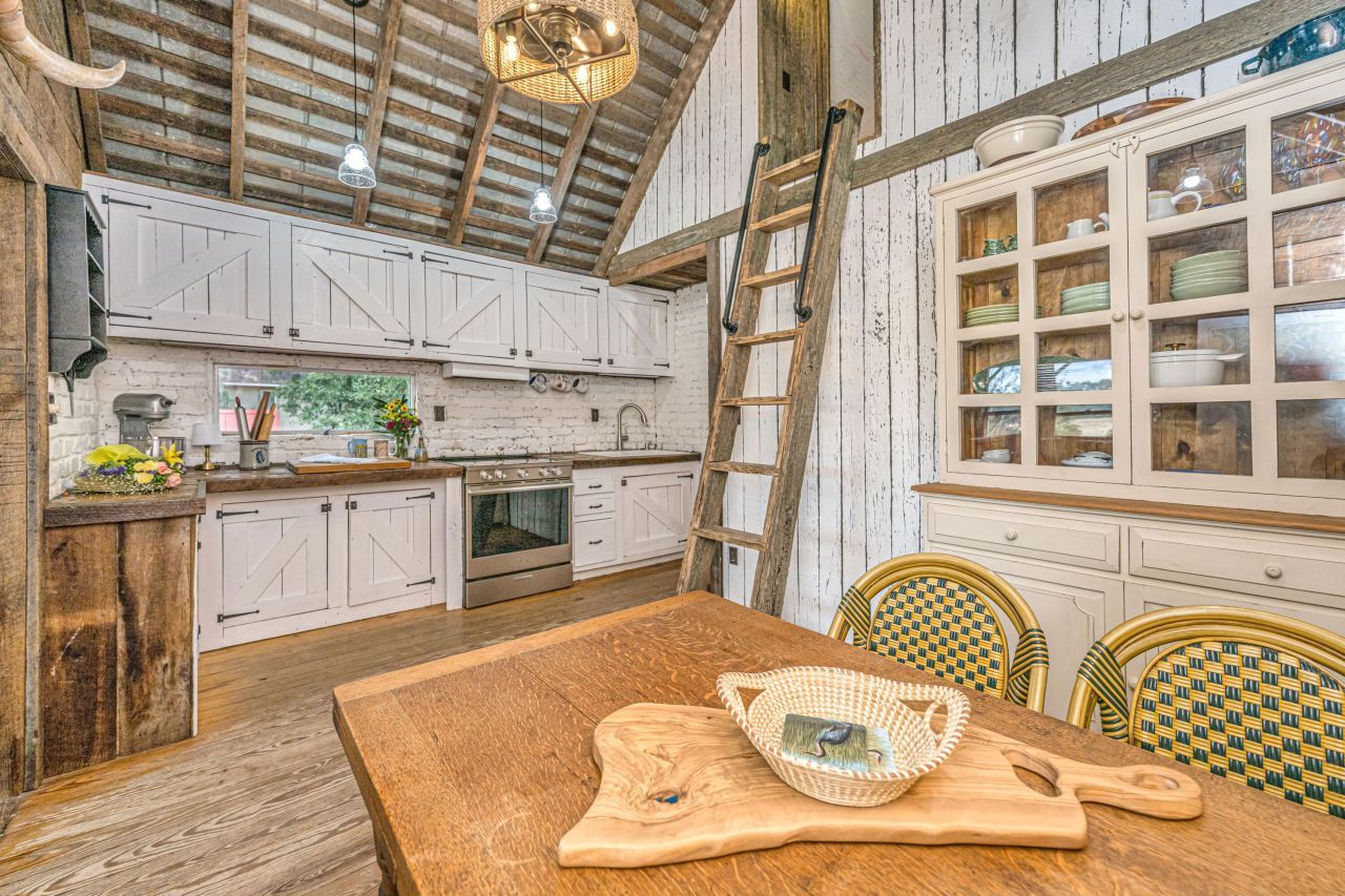 8452 Chisolm Plantation Road Photo 15