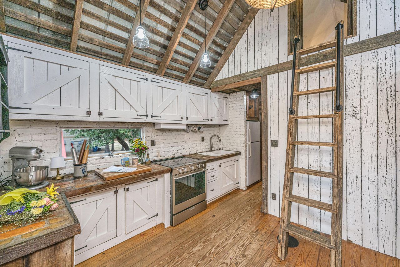 8452 Chisolm Plantation Road Photo 18