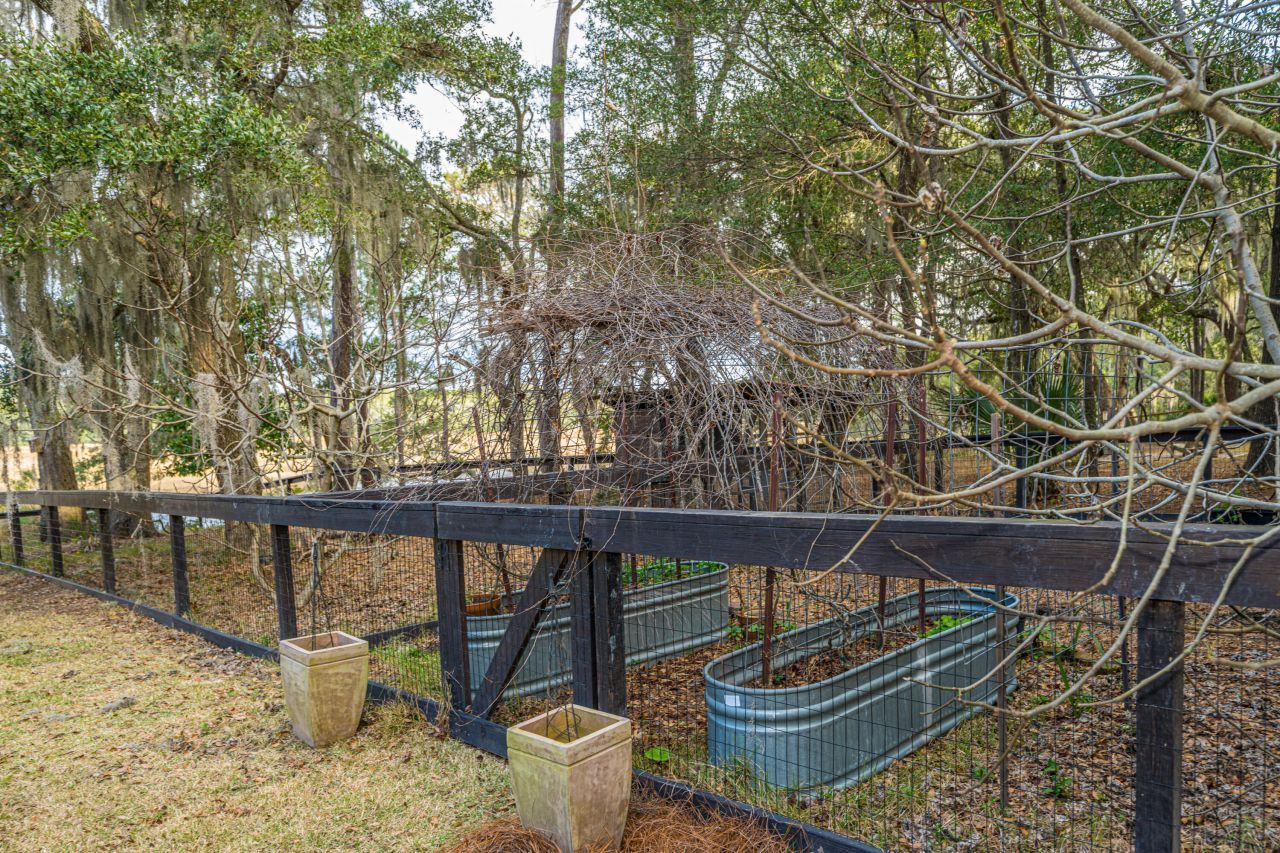 8452 Chisolm Plantation Road Photo 58