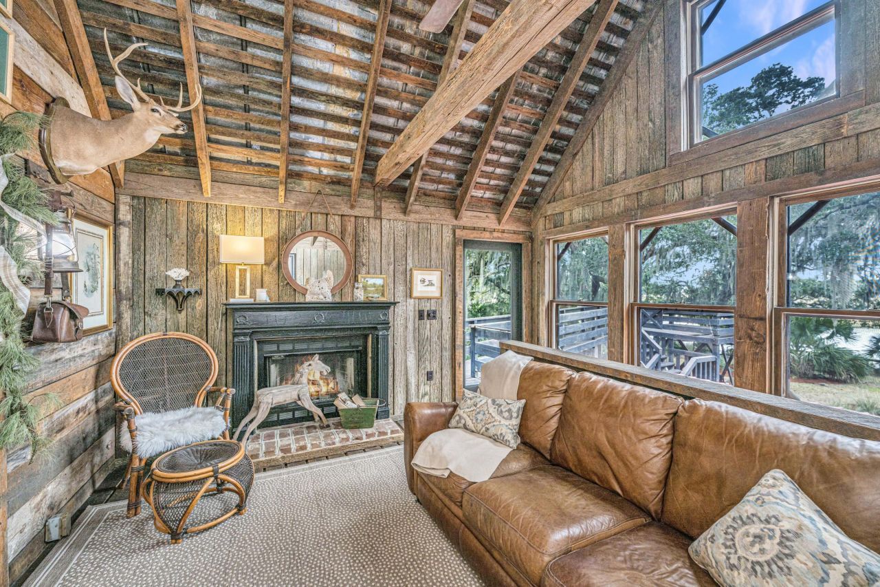 8452 Chisolm Plantation Road Photo 7