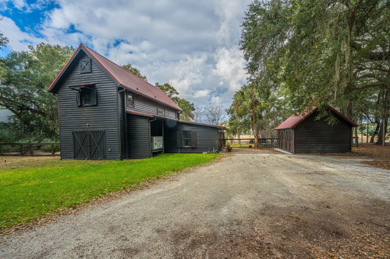 8452 Chisolm Plantation Road Photo 9