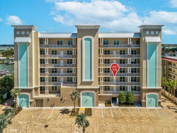 125 ISLAND WAY, Unit 304, CLEARWATER BEACH, FL 33767