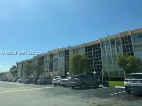 801 Three Islands Blvd, Unit 112, Hallandale Beach, FL 33009