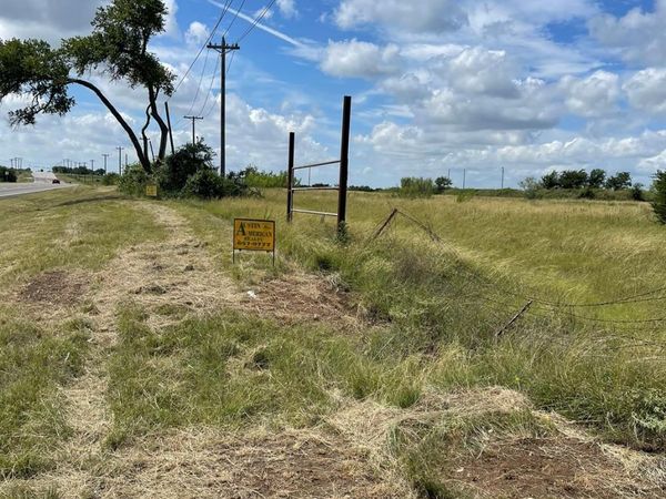 316 HWY US 183 NORTH, Briggs, TX 78608