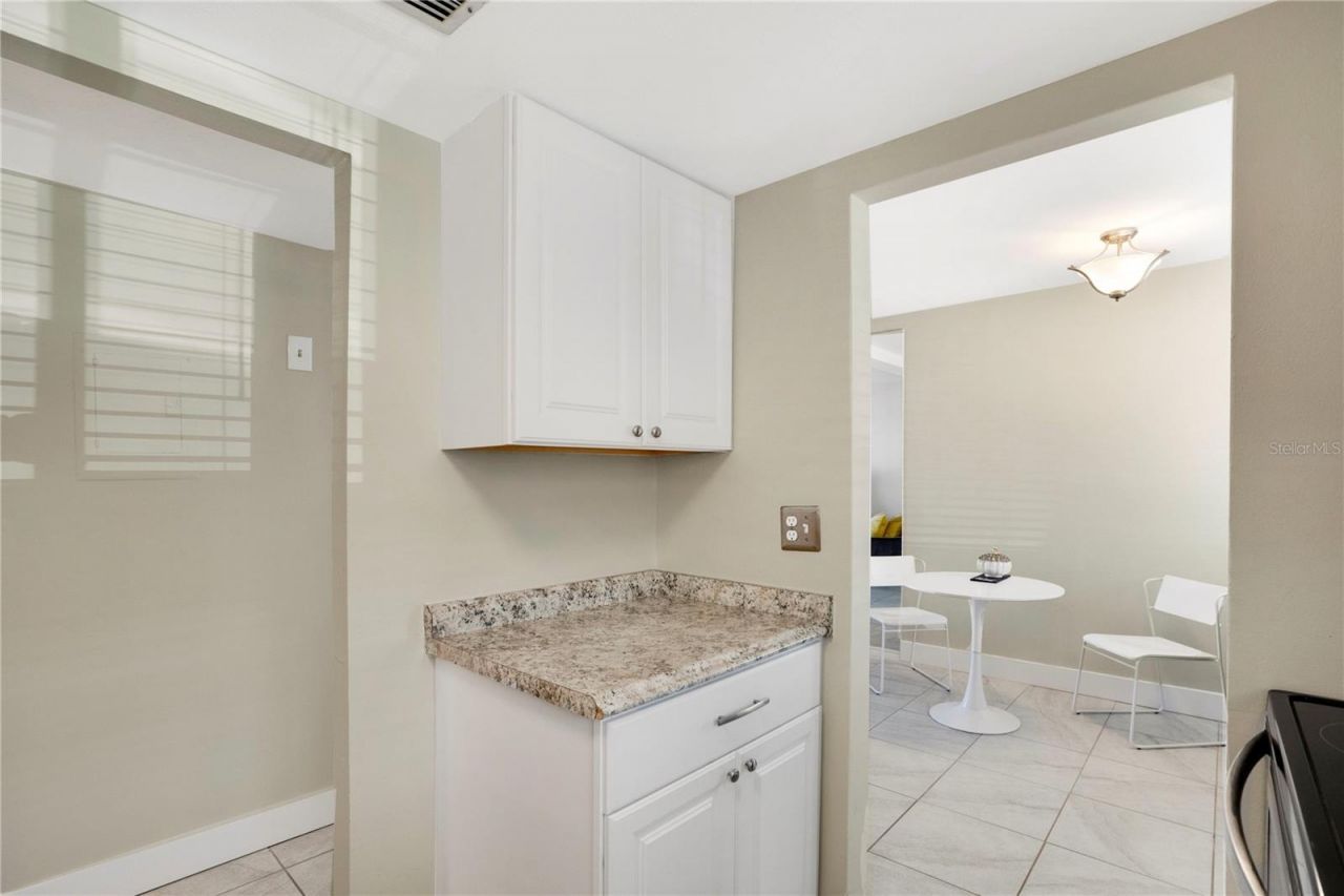 2211 Sunset Drive, Unit E3, Bradenton, FL 34207 Photo