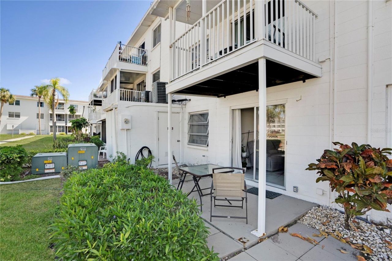 2211 Sunset Drive, Unit E3, Bradenton, FL 34207 Photo