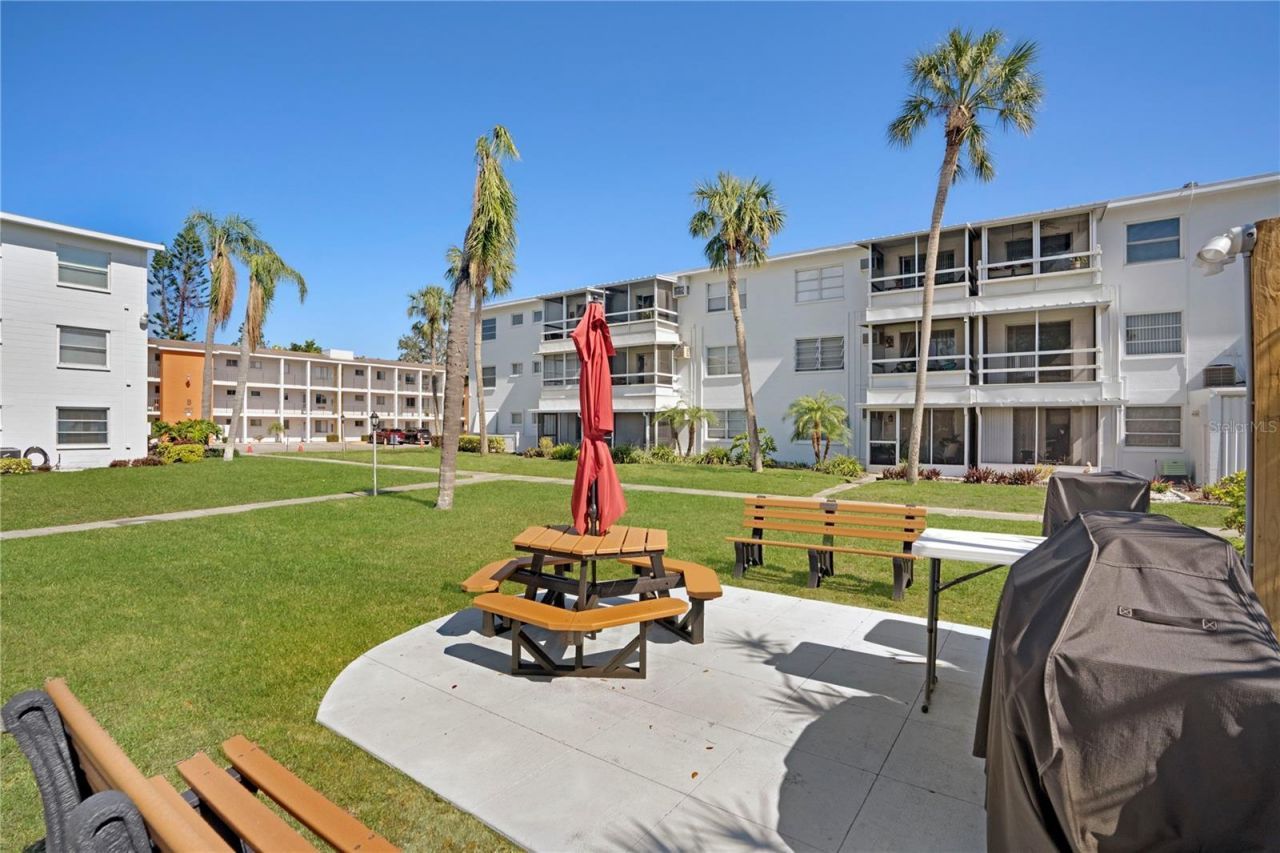 2211 Sunset Drive, Unit E3, Bradenton, FL 34207 Photo