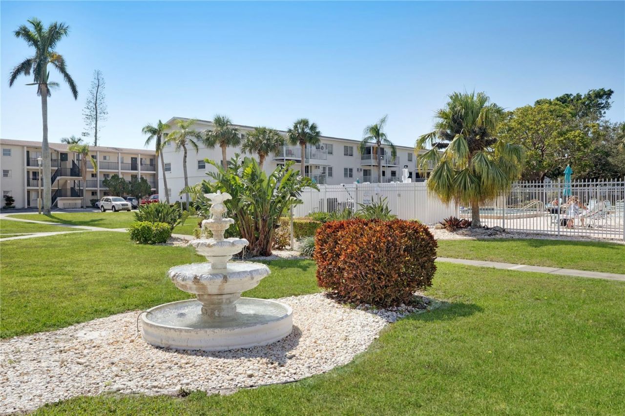 2211 Sunset Drive, Unit E3, Bradenton, FL 34207 Photo