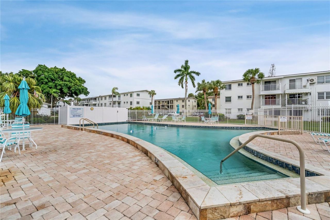 2211 Sunset Drive, Unit E3, Bradenton, FL 34207 Photo