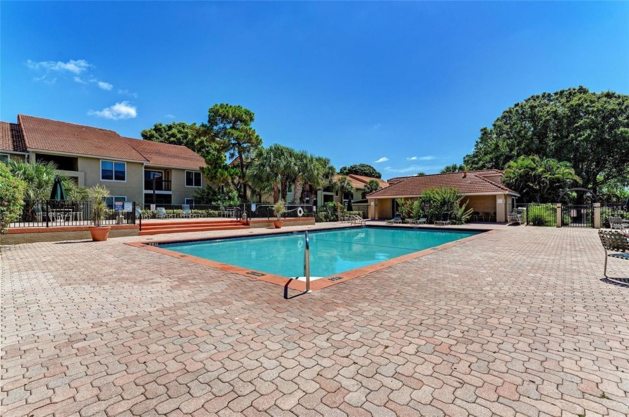 4040 Crockers Lake Boulevard, Unit 1717, Sarasota, FL 34238 Photo
