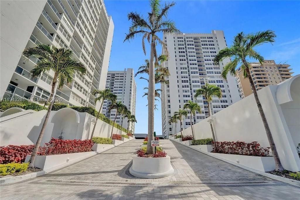 1904 S Ocean Dr, Unit 808, Hallandale Beach, FL 33009 Photo