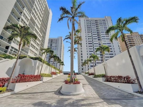 1904 S Ocean Dr, Unit 808, Hallandale Beach, FL 33009